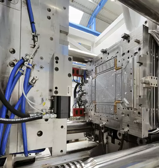 Plastic-Injection-Mould-Toolmaking_-1